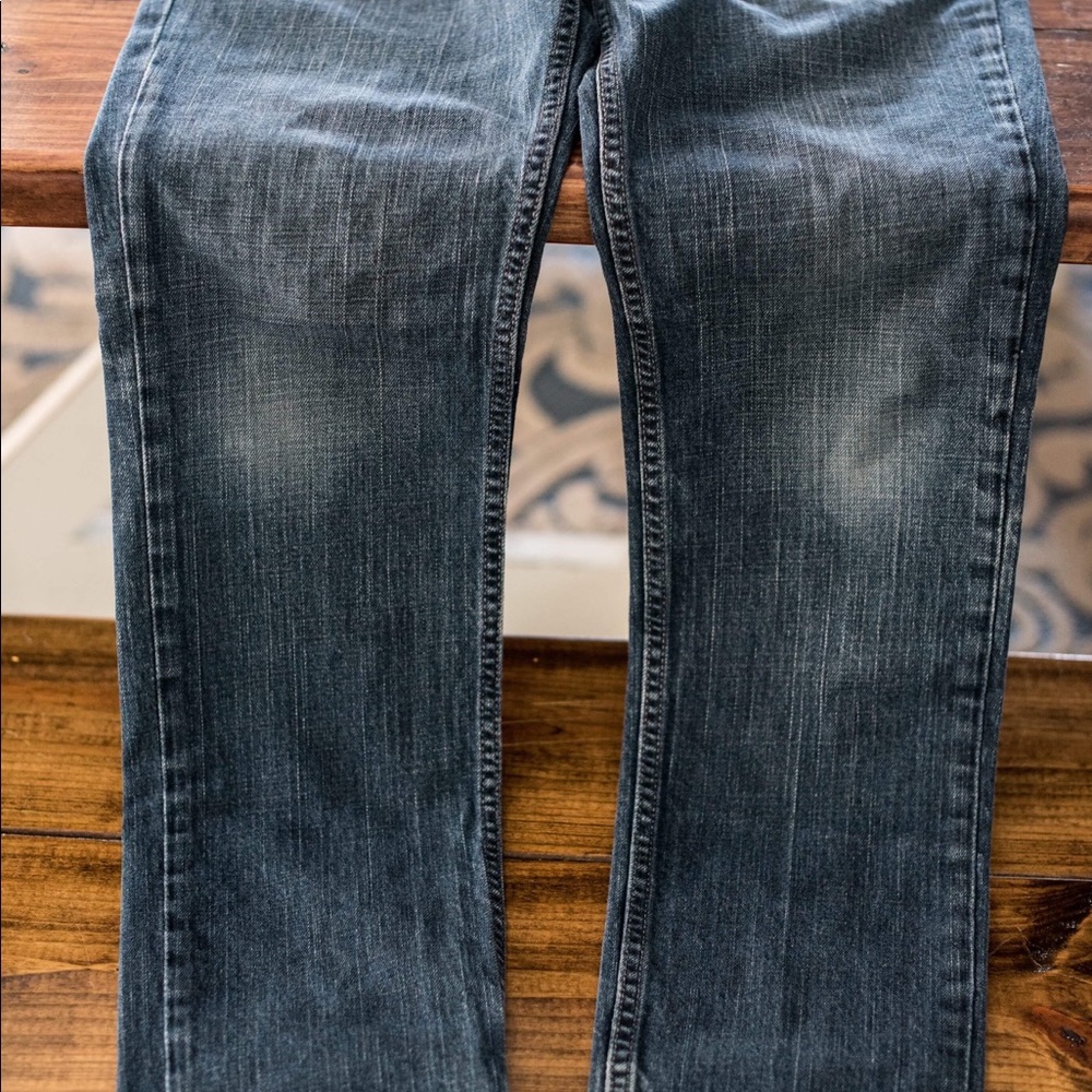 Levi Jeans. 32x32. Slim Fit. Slightly worn.